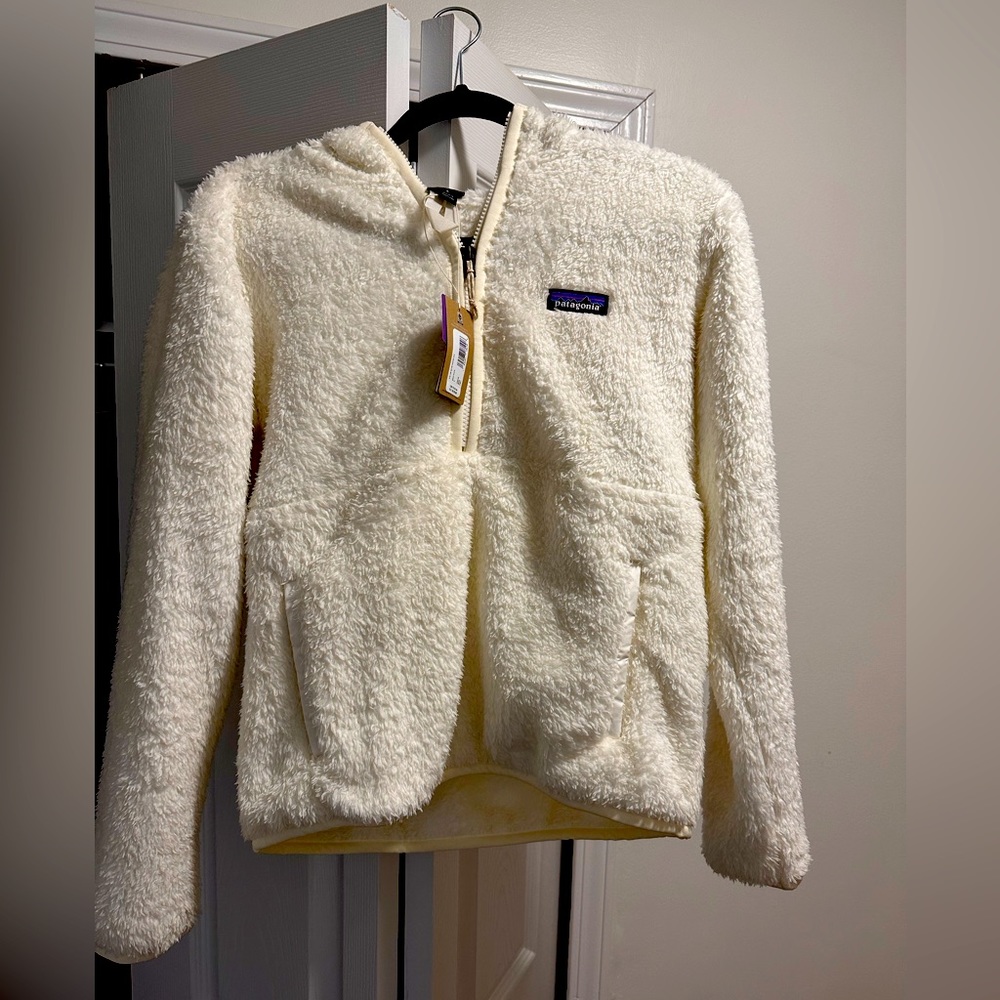 Patigonia pull over - New with tags